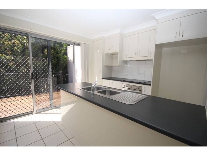 15 Creekside Drive, Springfield Lakes QLD 4300
