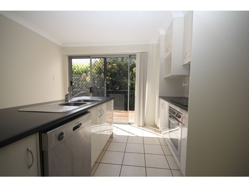 15 Creekside Drive, Springfield Lakes QLD 4300