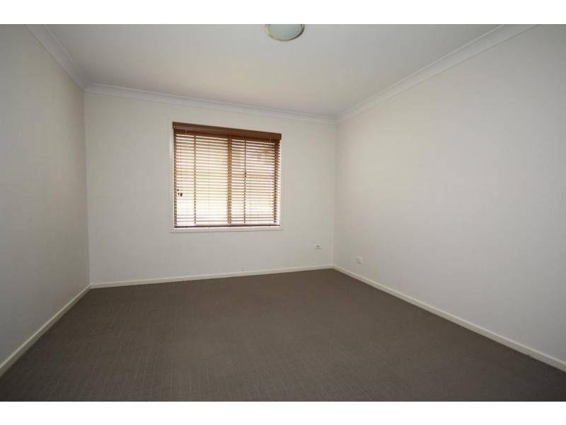 9 Isidore Street, Augustine Heights QLD 4300