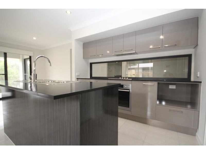 36 Fitzpatrick Circuit, Augustine Heights QLD 4300
