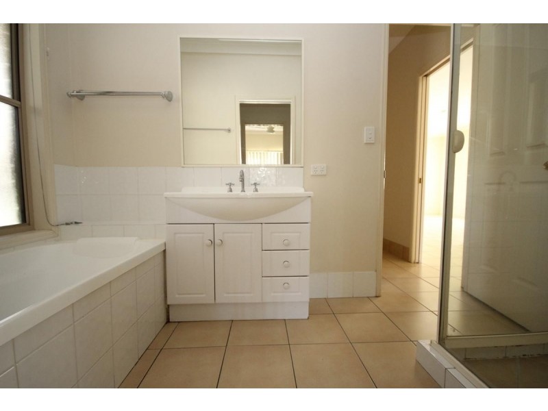 19 Aldworth Place, Springfield Lakes QLD 4300