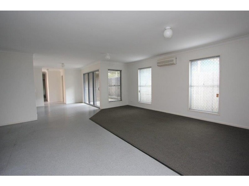 48 William Terrace, Oxley QLD 4075