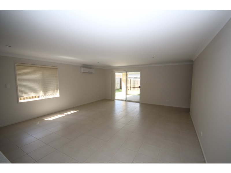 29 Benezet Drive, Augustine Heights QLD 4300