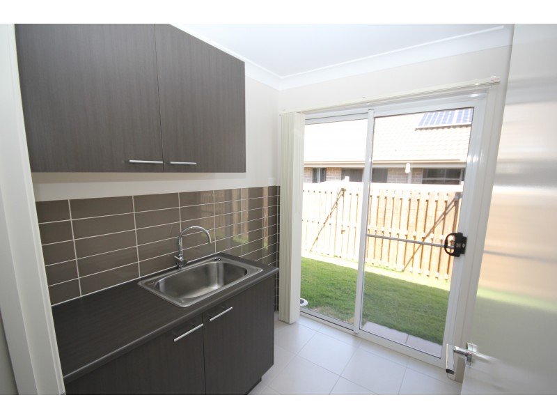29 Benezet Drive, Augustine Heights QLD 4300