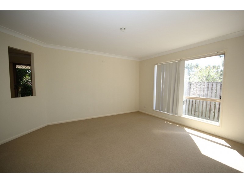 1 Eve Court, Springfield Lakes QLD 4300