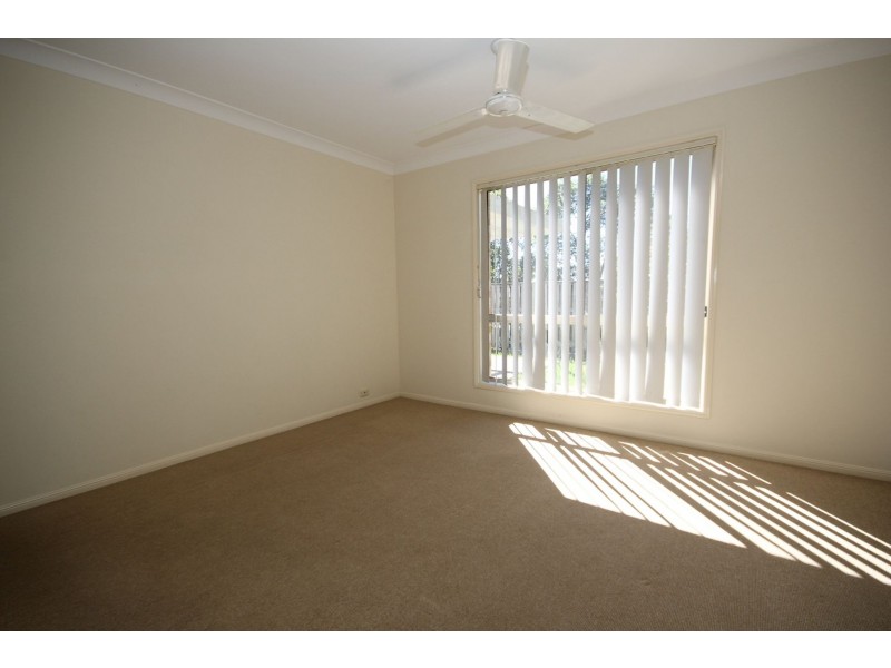 1 Eve Court, Springfield Lakes QLD 4300
