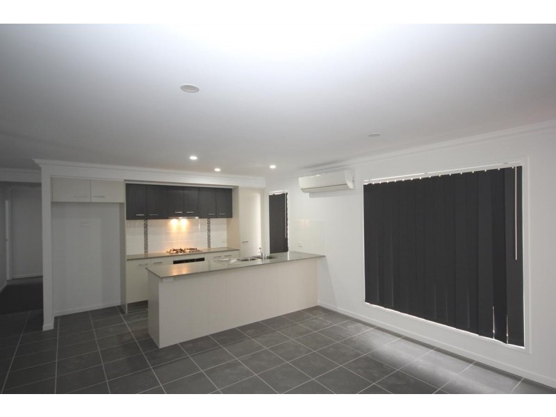 6 Madeira Street, Springfield Lakes QLD 4300
