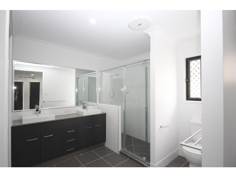 6 Madeira Street, Springfield Lakes QLD 4300