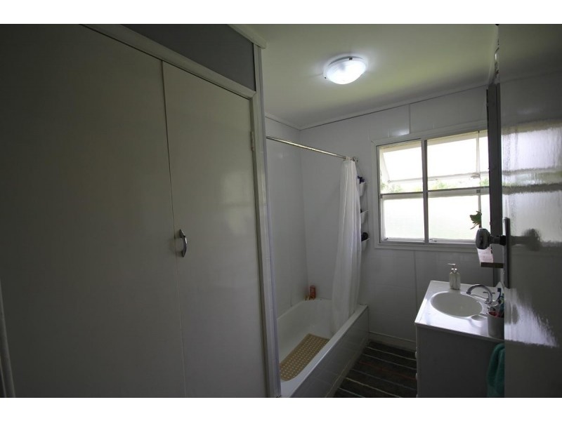 13 Maenporth Street, Leichhardt QLD 4305