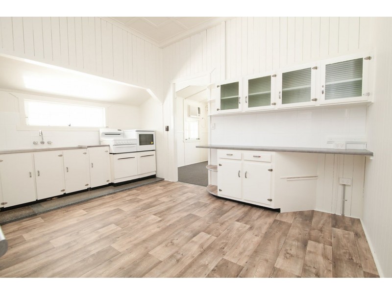 41 Salisbury Road, Ipswich QLD 4305
