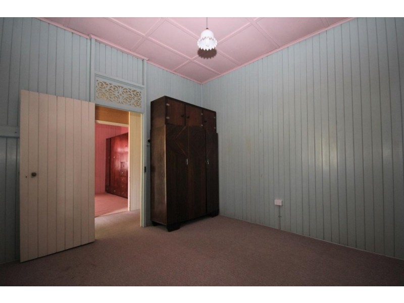 3 Lower McCormack Street, Bundamba QLD 4304