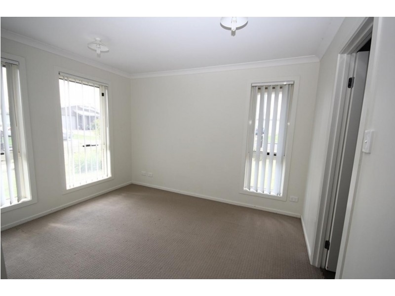 8 Ballow Crescent, Redbank Plains QLD 4301
