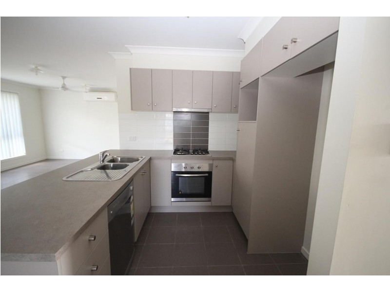 8 Ballow Crescent, Redbank Plains QLD 4301
