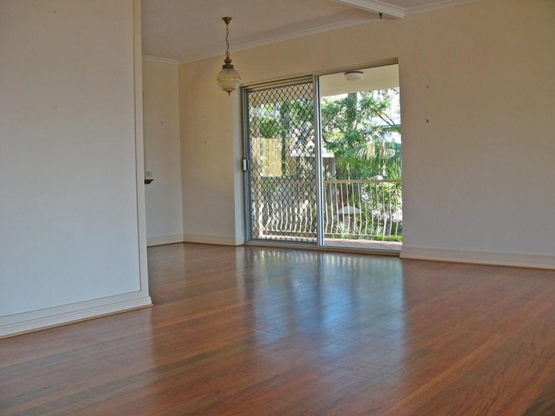 218 Englefield Road, Oxley QLD 4075