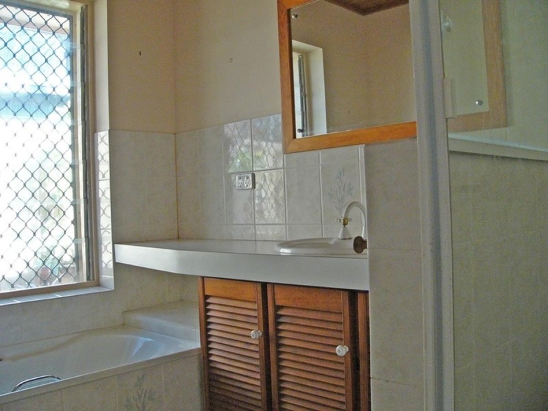 218 Englefield Road, Oxley QLD 4075