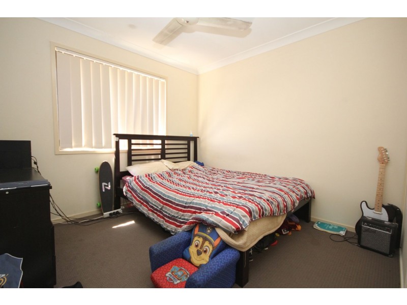 15 Oak Leaf Street, Springfield Lakes QLD 4300