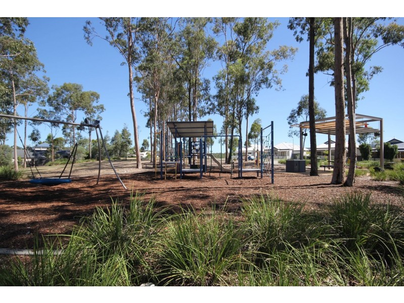 15 Oak Leaf Street, Springfield Lakes QLD 4300
