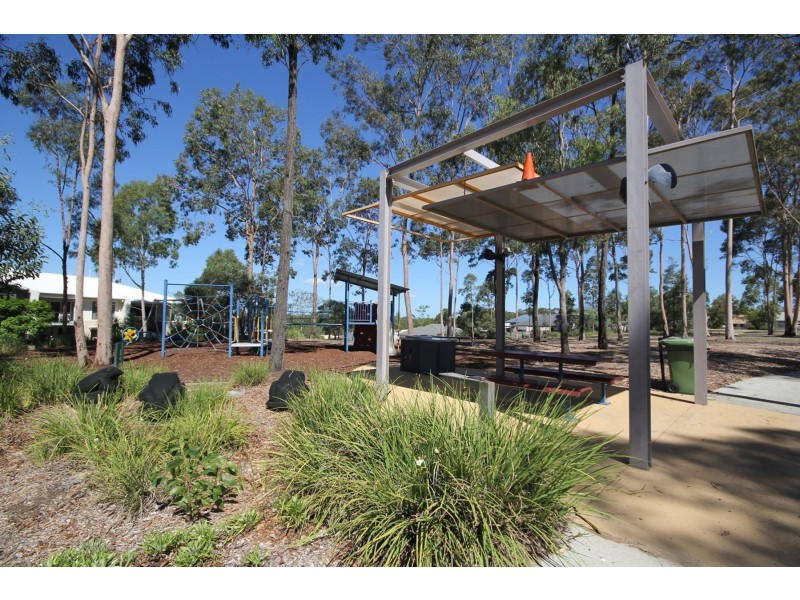 15 Oak Leaf Street, Springfield Lakes QLD 4300