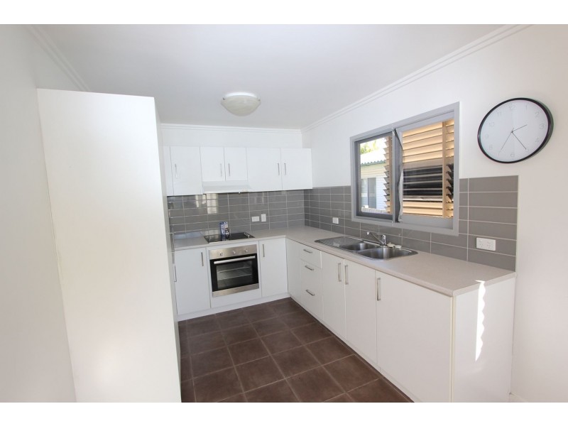 15 Lawson Street, Oxley QLD 4075