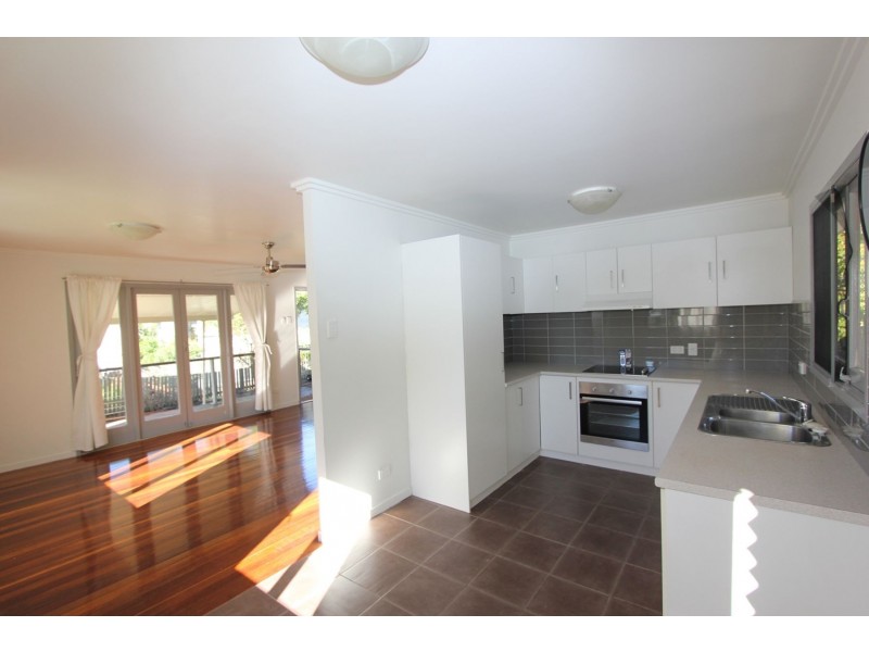 15 Lawson Street, Oxley QLD 4075