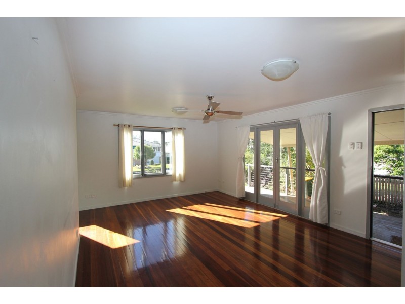 15 Lawson Street, Oxley QLD 4075