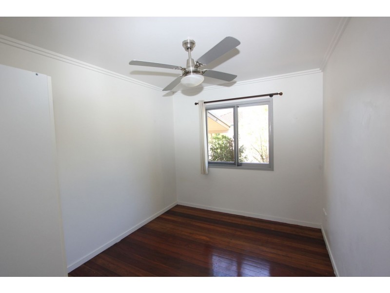 15 Lawson Street, Oxley QLD 4075