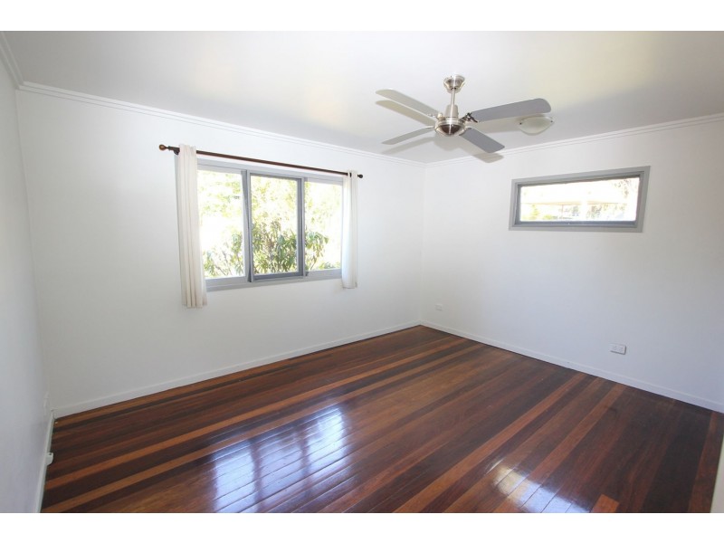 15 Lawson Street, Oxley QLD 4075