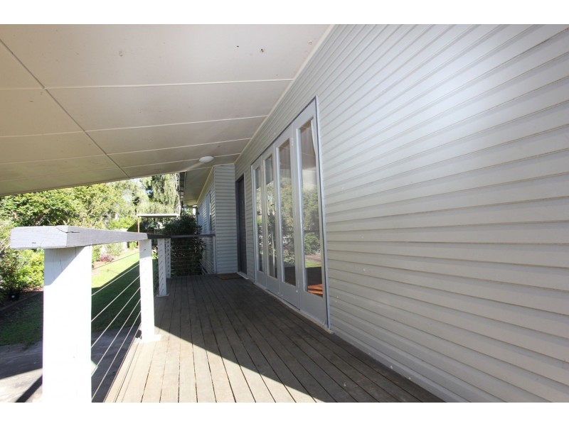 15 Lawson Street, Oxley QLD 4075