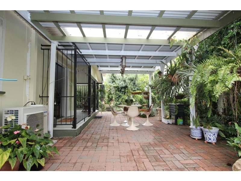 28 LOGAN AVENUE, Oxley QLD 4075