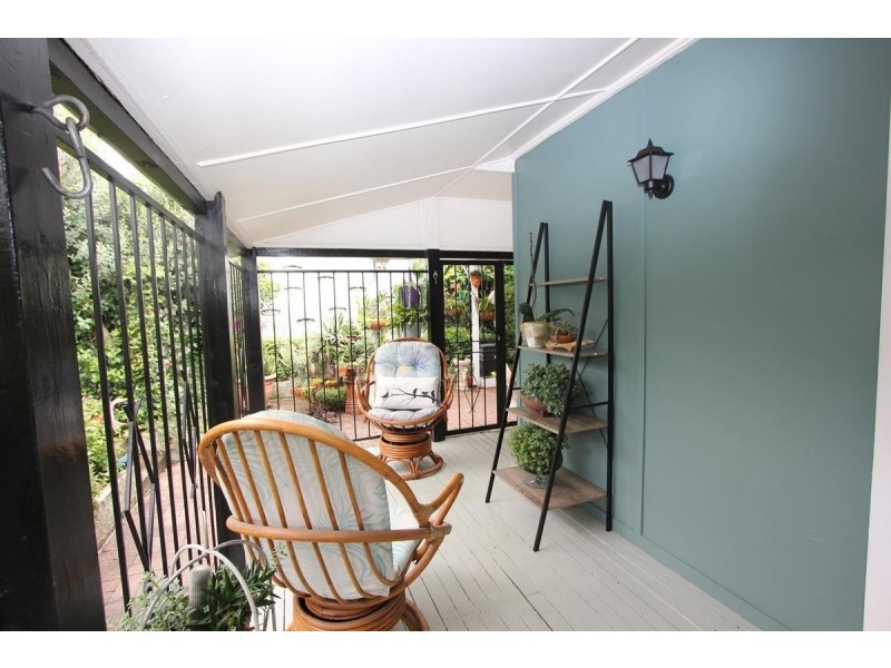 28 LOGAN AVENUE, Oxley QLD 4075