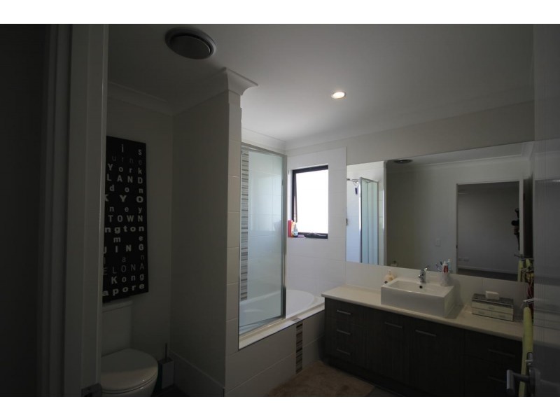 75 O’Reilly Crescent, Springfield Lakes QLD 4300