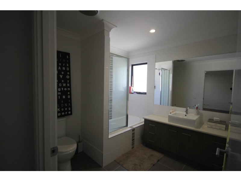 75 O’Reilly Crescent, Springfield Lakes QLD 4300