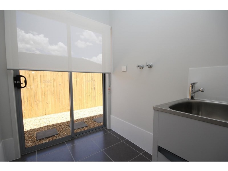 8 BUTTERFLY WAY, Ripley QLD 4306