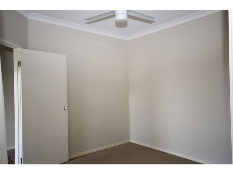 275 LAKESIDE AVENUE, Springfield Lakes QLD 4300