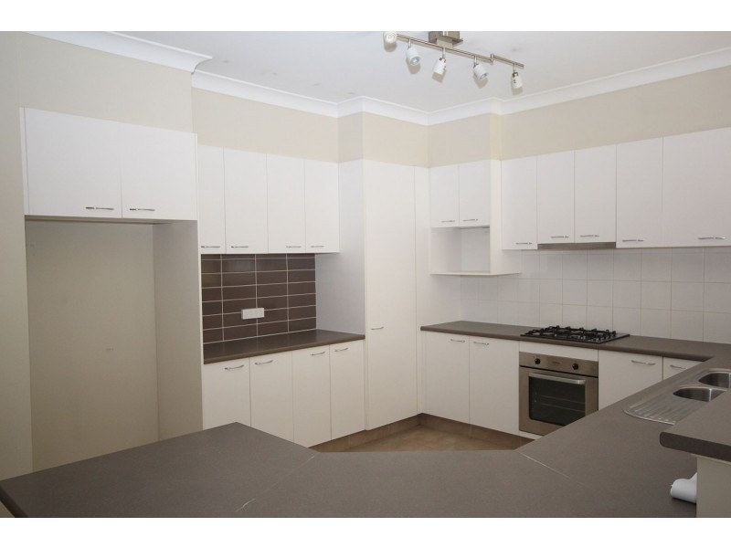 275 LAKESIDE AVENUE, Springfield Lakes QLD 4300