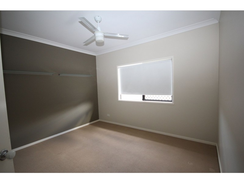 275 LAKESIDE AVENUE, Springfield Lakes QLD 4300