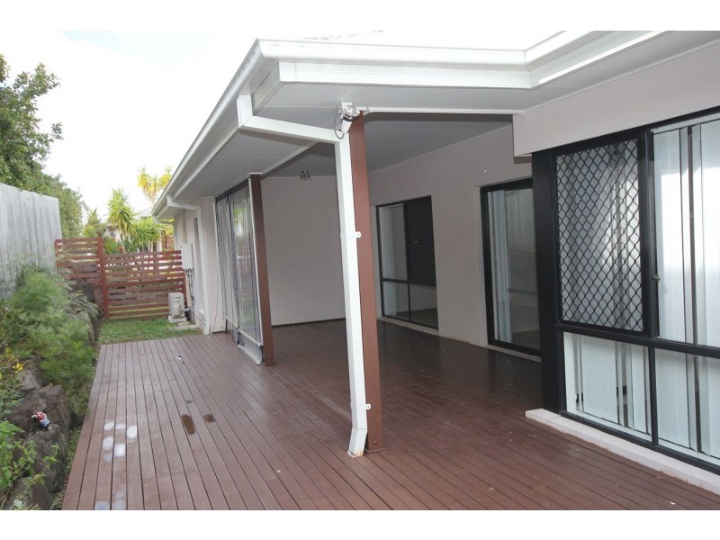 275 LAKESIDE AVENUE, Springfield Lakes QLD 4300