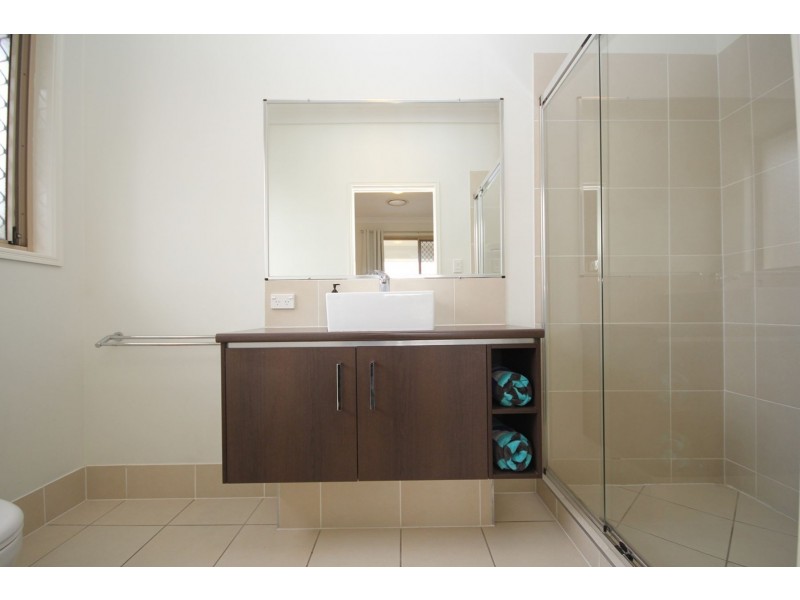 236 LAKESIDE AVENUE, Springfield Lakes QLD 4300
