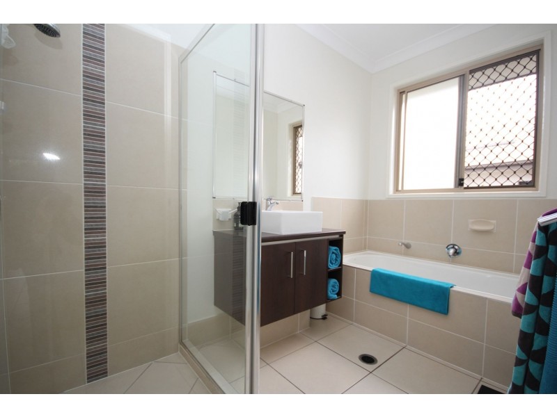236 LAKESIDE AVENUE, Springfield Lakes QLD 4300