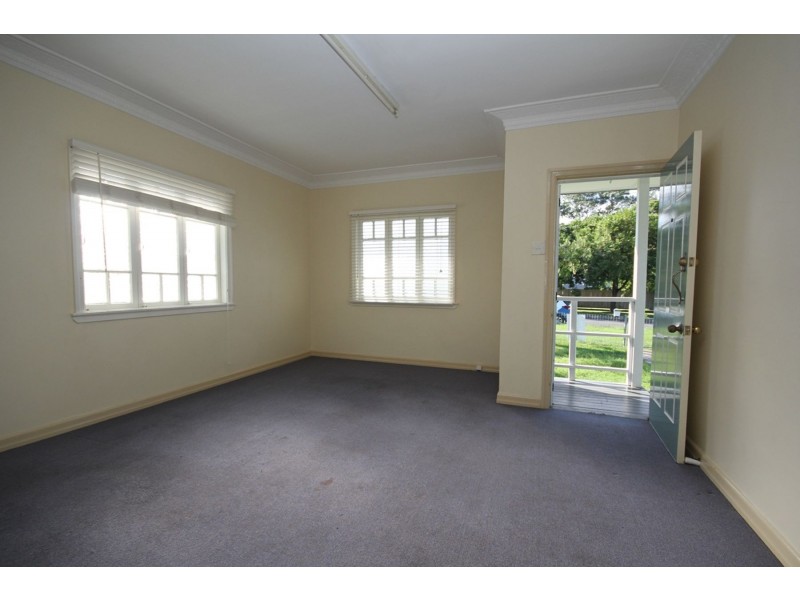 60 PRICE STREET, Oxley QLD 4075