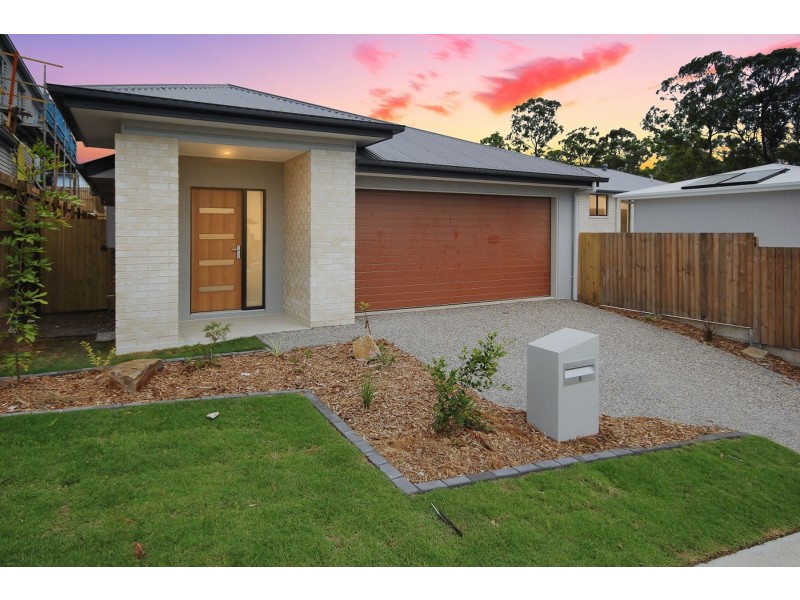 5 HARDWOOD STREET, Spring Mountain QLD 4124