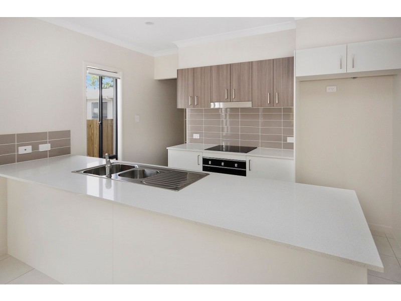 5 HARDWOOD STREET, Spring Mountain QLD 4124