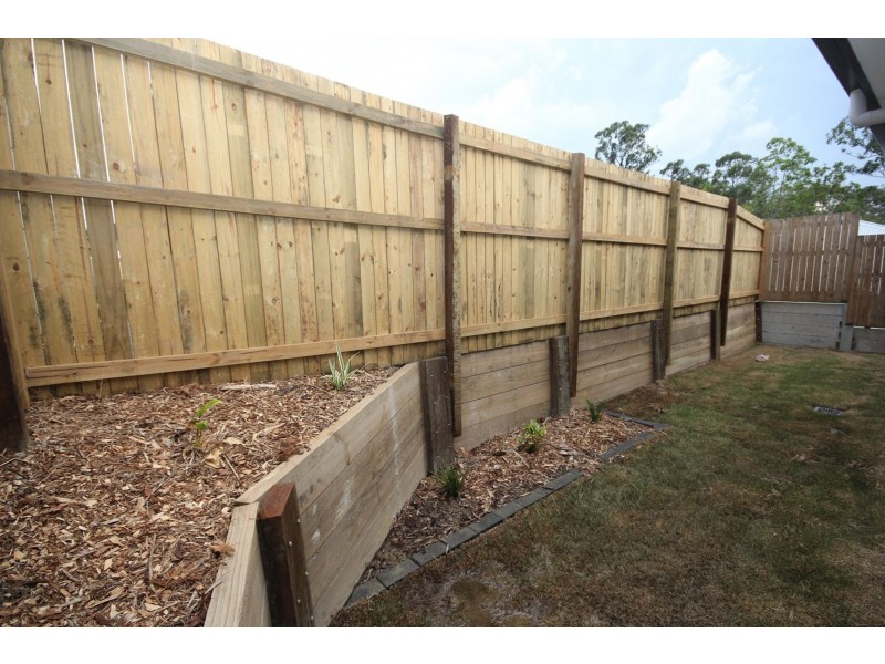 5 HARDWOOD STREET, Spring Mountain QLD 4124