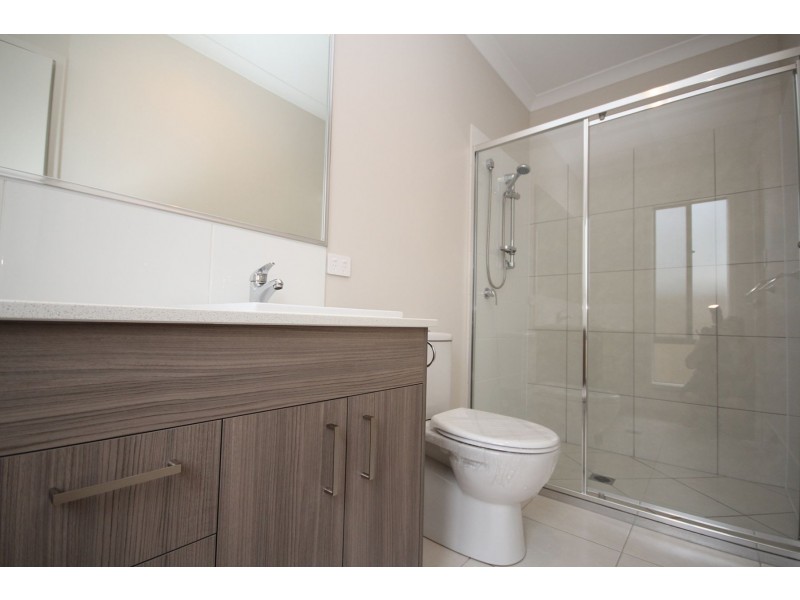 5 HARDWOOD STREET, Spring Mountain QLD 4124