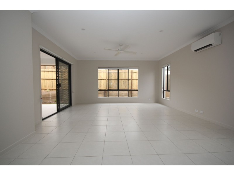 5 HARDWOOD STREET, Spring Mountain QLD 4124