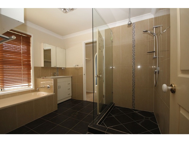 57 T J RYAN AVENUE, Collingwood Park QLD 4301