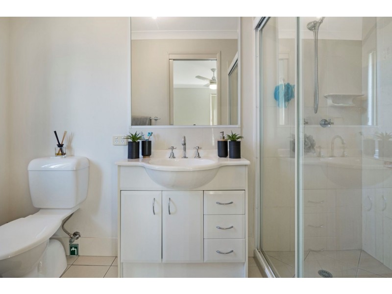 36 BADEN JONES WAY, North Booval QLD 4304