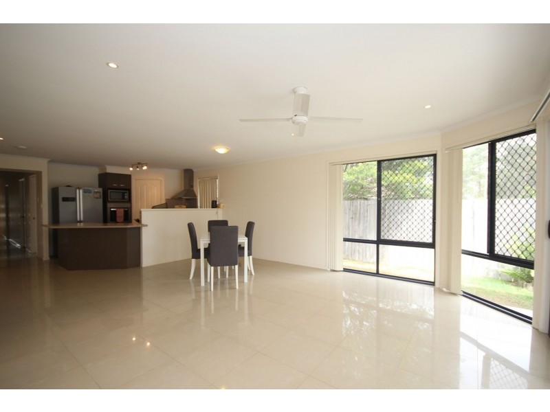 4 OAK LEAF STREET, Springfield Lakes QLD 4300