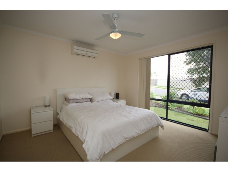 4 OAK LEAF STREET, Springfield Lakes QLD 4300