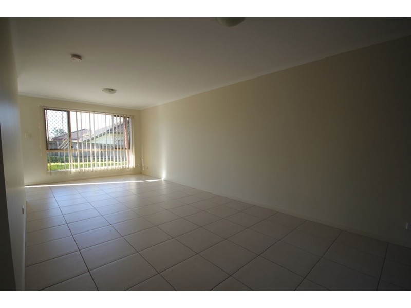 3/25 LAW STREET, Redbank QLD 4301